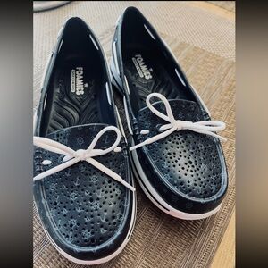 Foamies Women's Black Loafers with White Accents